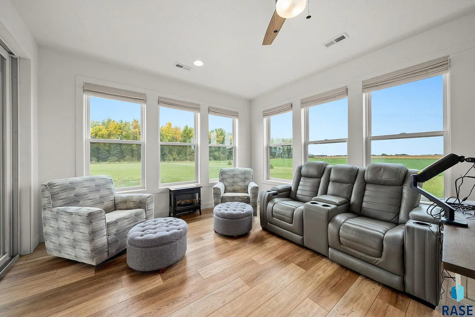 Modern farmhouse masterpiece supplies dream house near Harrisburg