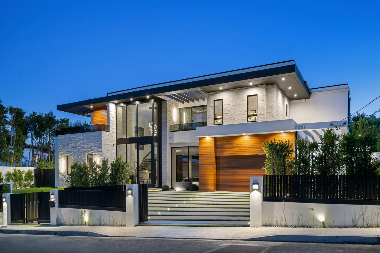 Available luxury and the developing high-end market rismedia