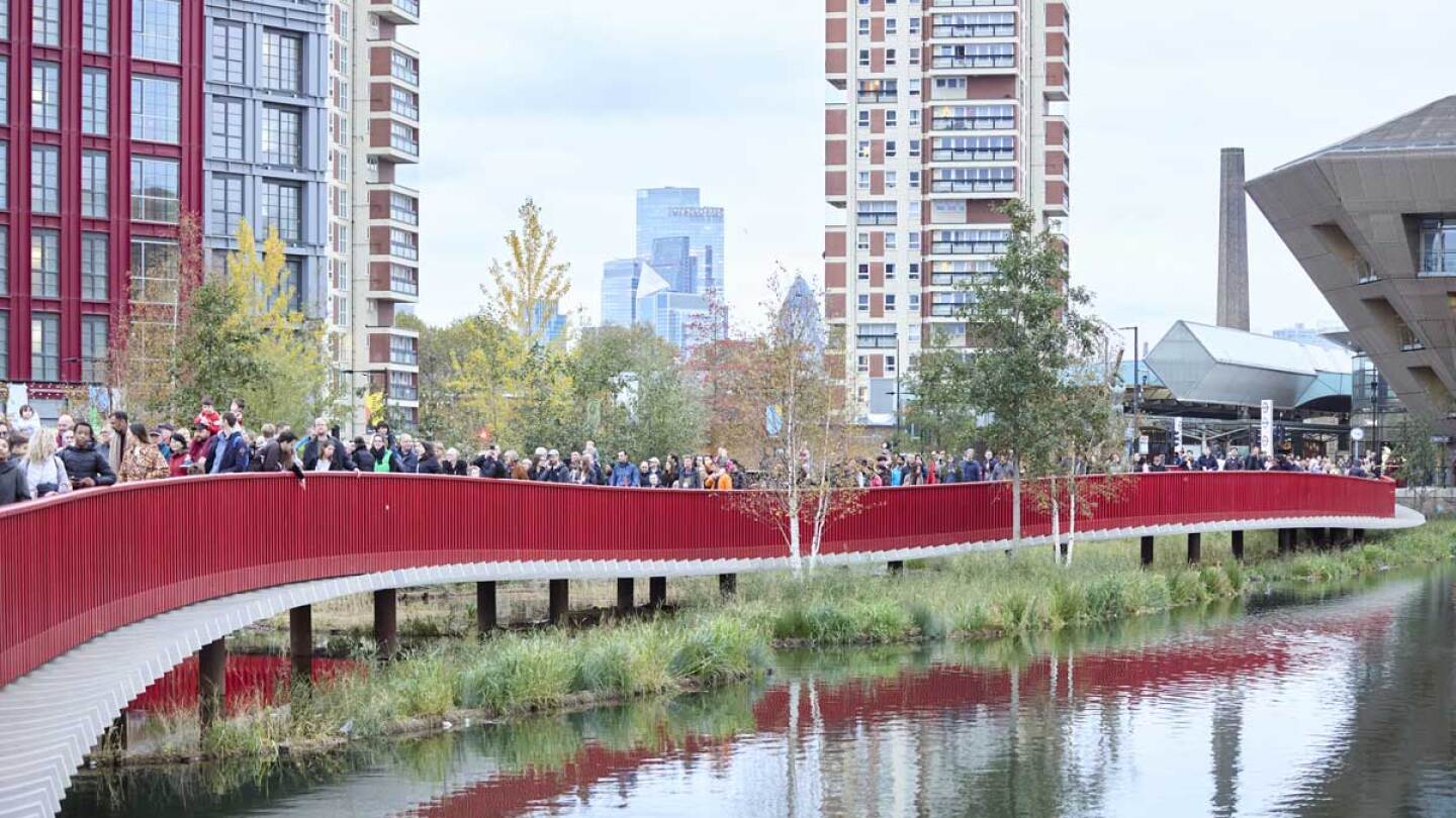 Canada Water: Change of the Rotherhithe Peninsula in London with green rooms, mixed planning and historical importance