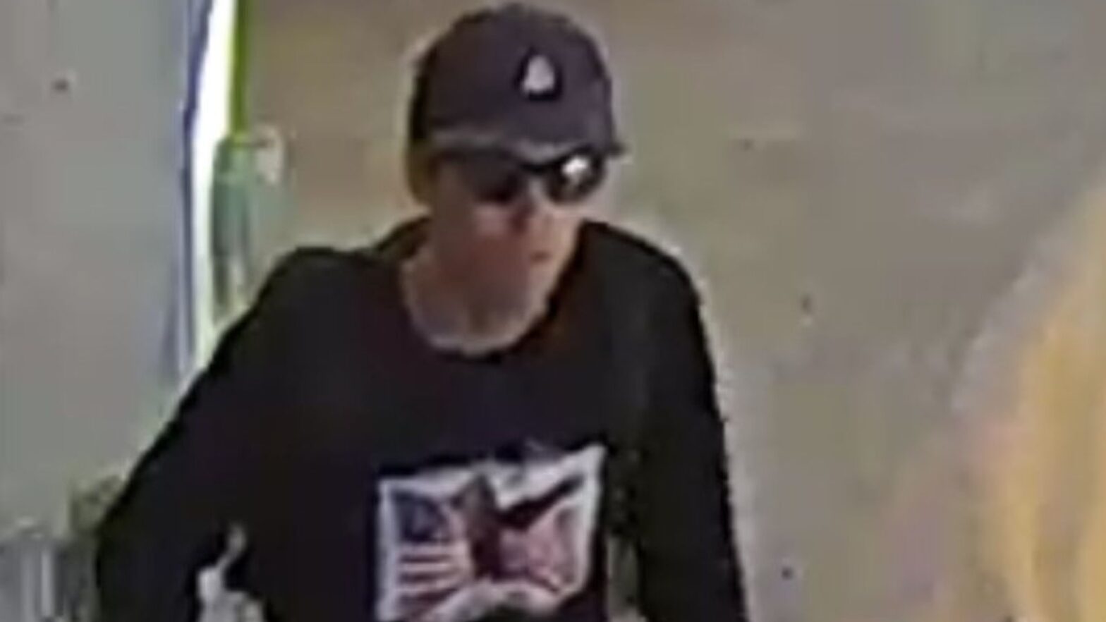 Charlie Kirk Latest: FBI publishes pictures of "Person of Interest" in Charlie Kirk Killing - and offers great reward | US messages