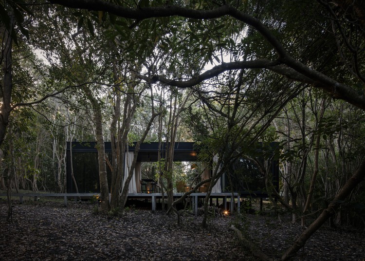 Luna / iHouse Studio - Image 1 of 34