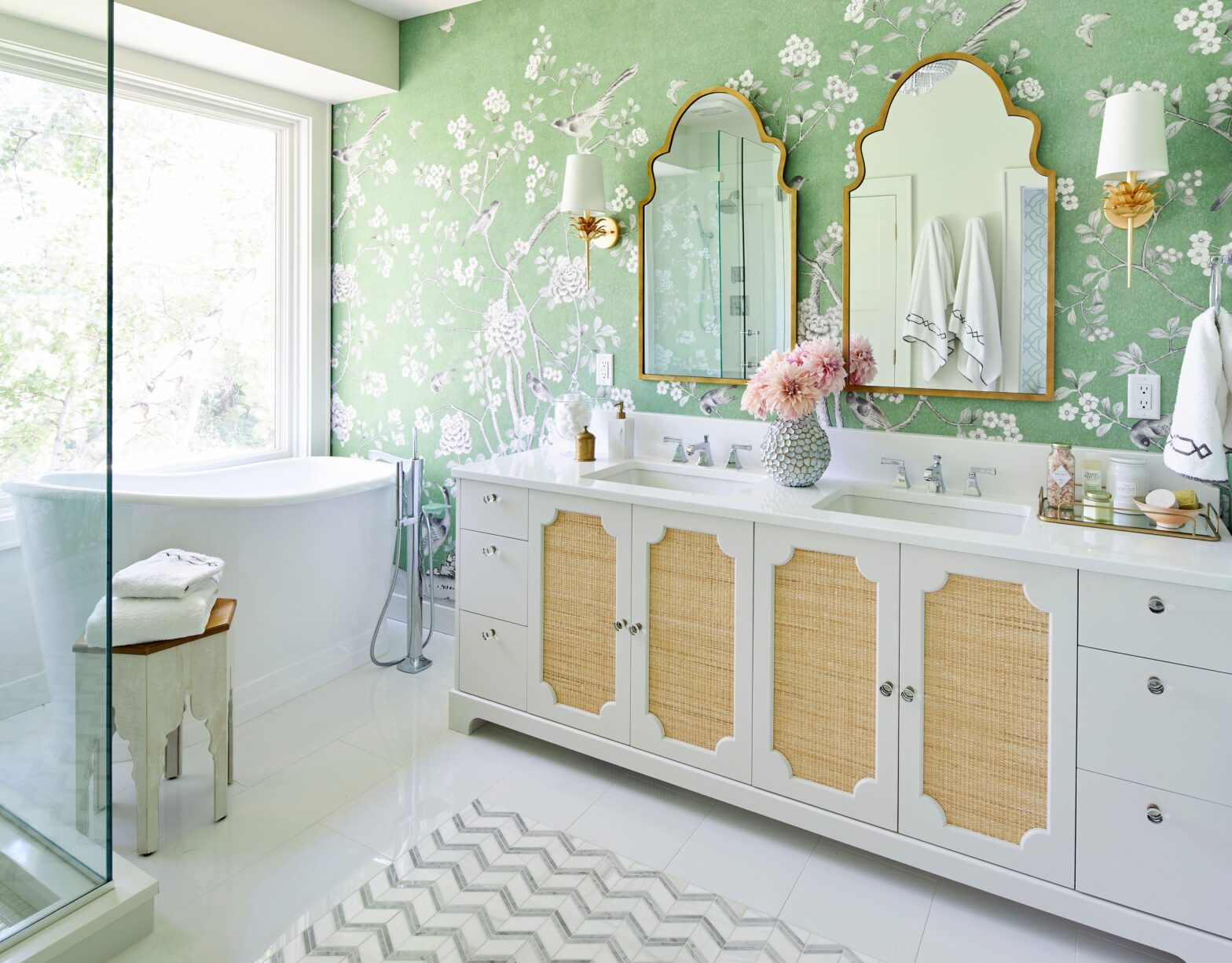 This wallpaper trend for the old world is the latest obsession with the residential culture hier as you use it