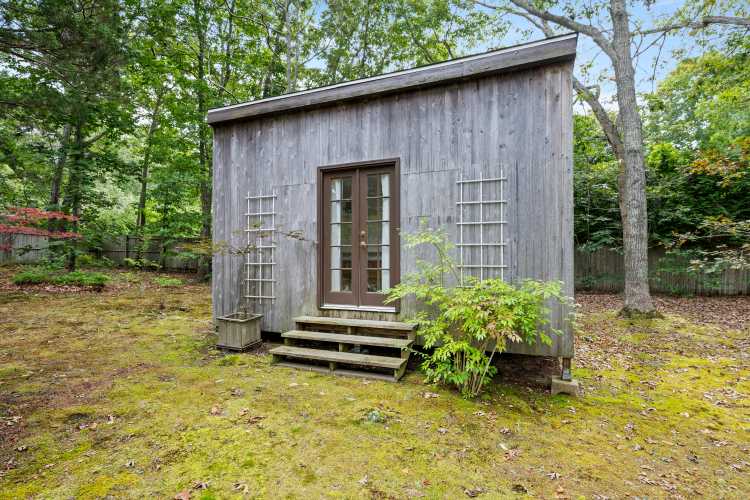 Former Fischer Bungalow in Springs, an allusion to the past era