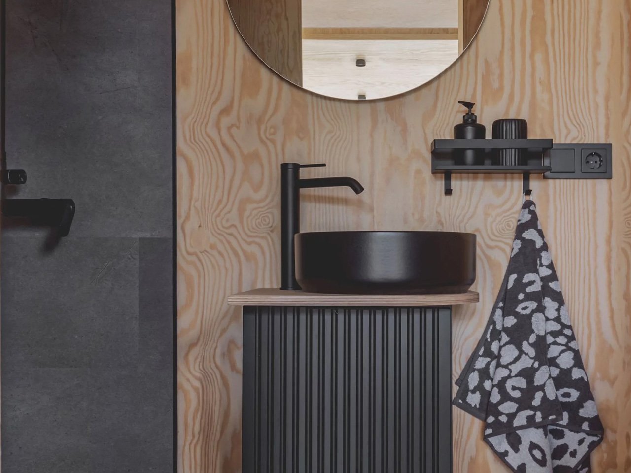 This €40,000 tiny house has a roof terrace that you can actually use