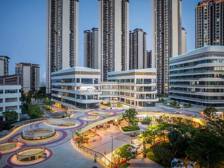 KING ONE Community Center / E+UV – outdoor photography, city view