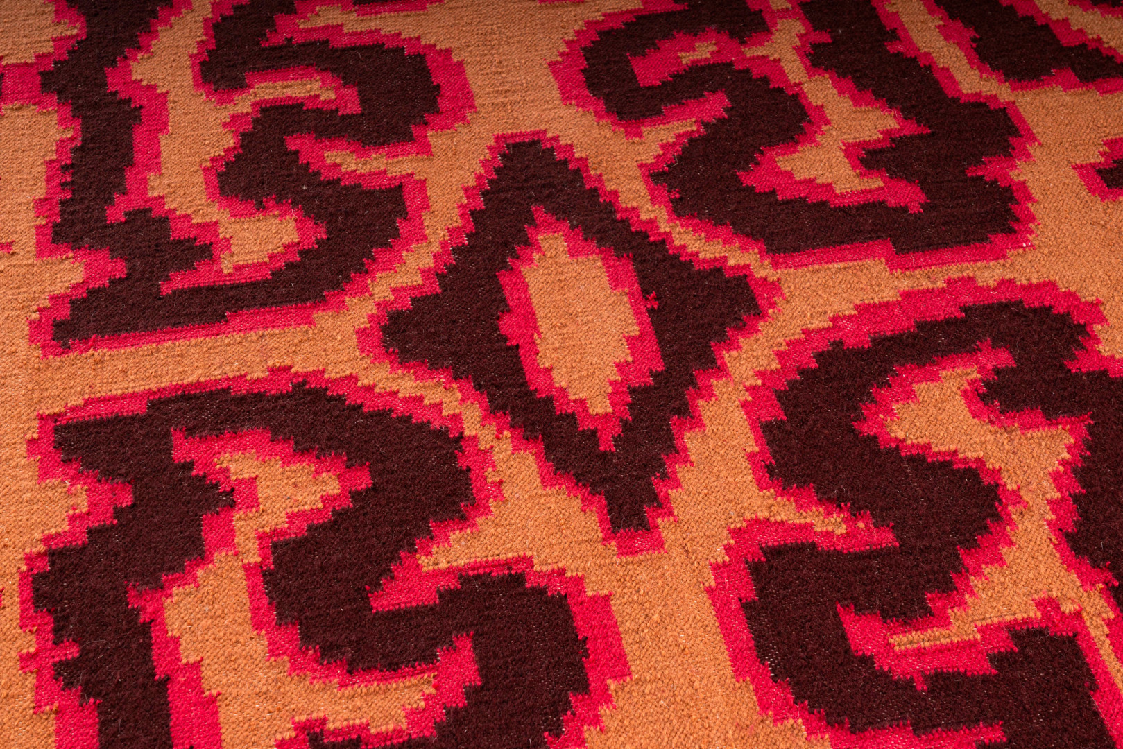 The “Re:Media” trend is characterized by glitch-like motifs, pixelated color gradients and digitally altered hand drawings. The “Re:Media” trend is characterized by glitch-like motifs, pixelated color gradients and digitally altered hand drawings.