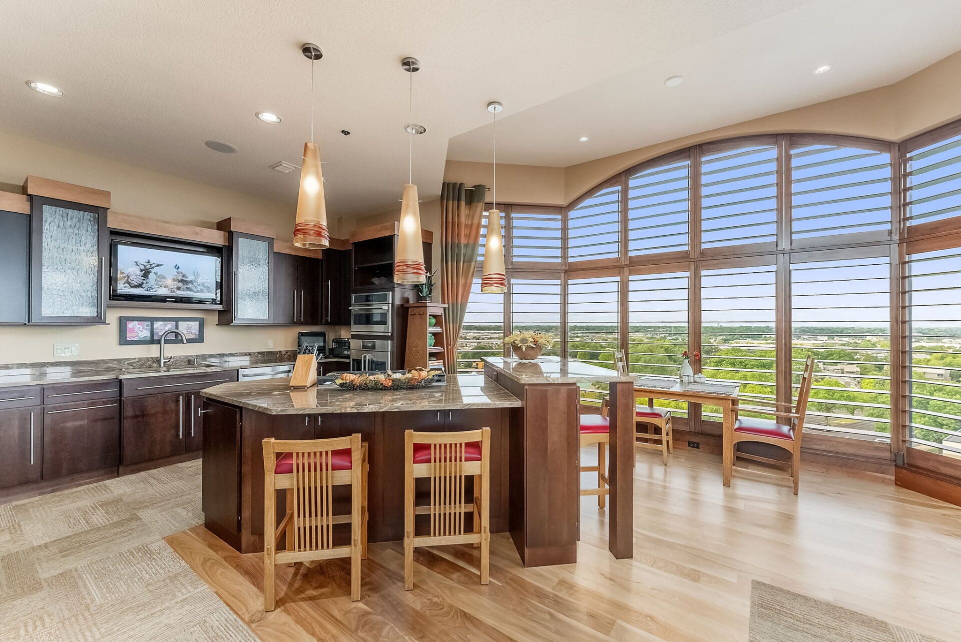 Rare condo on the top floor of Vista Towers offers breathtaking city views