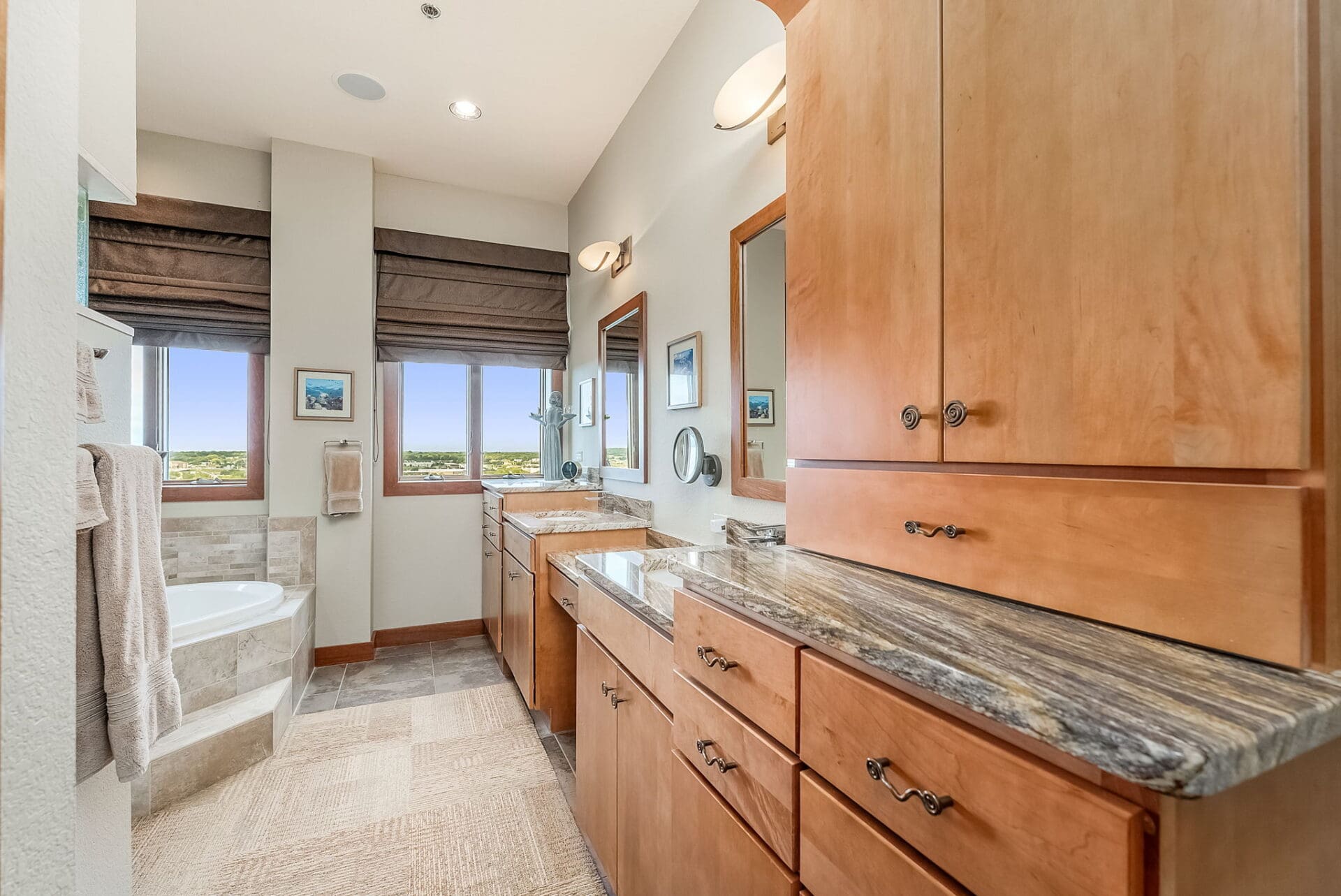 Rare condo on the top floor of Vista Towers offers breathtaking city views