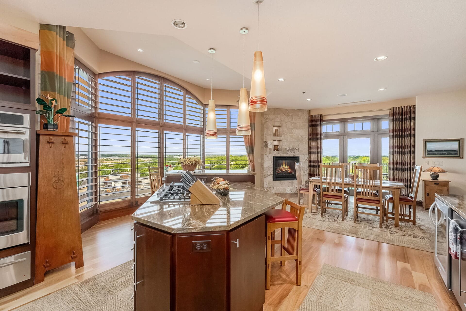 Rare condo on the top floor of Vista Towers offers breathtaking city views