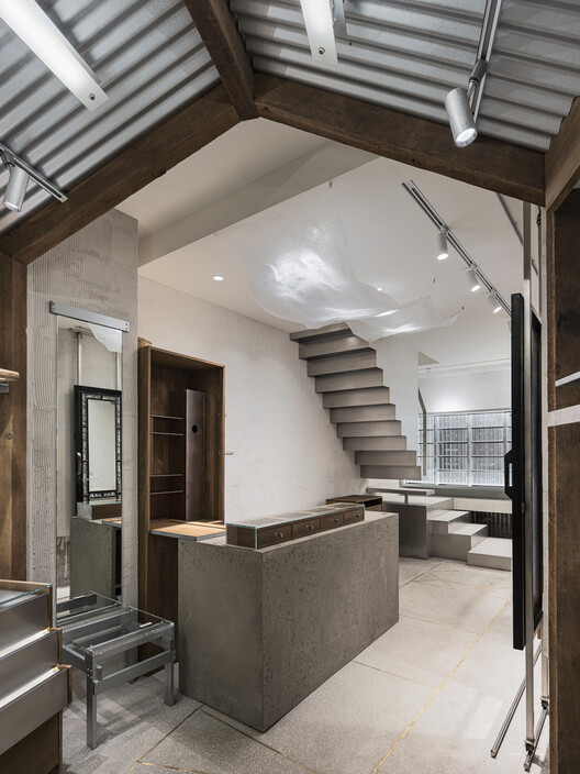 PLEATSMAMA Store / COV Studio – Image 2 of 29