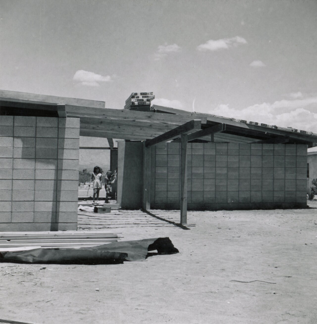 Construction of the Bondante House in Tucson