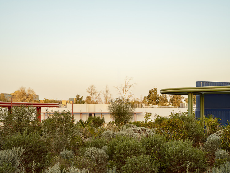 Attache / BRICKLAB - Image 2 of 44