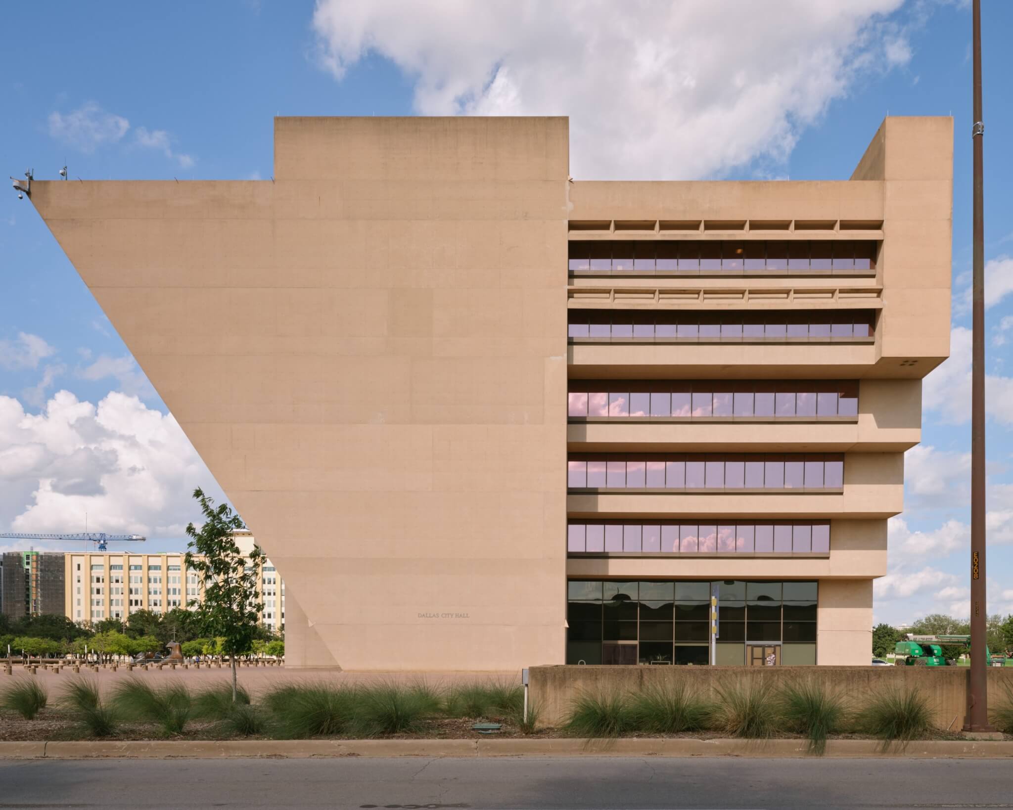 Dallas City Hall Profile