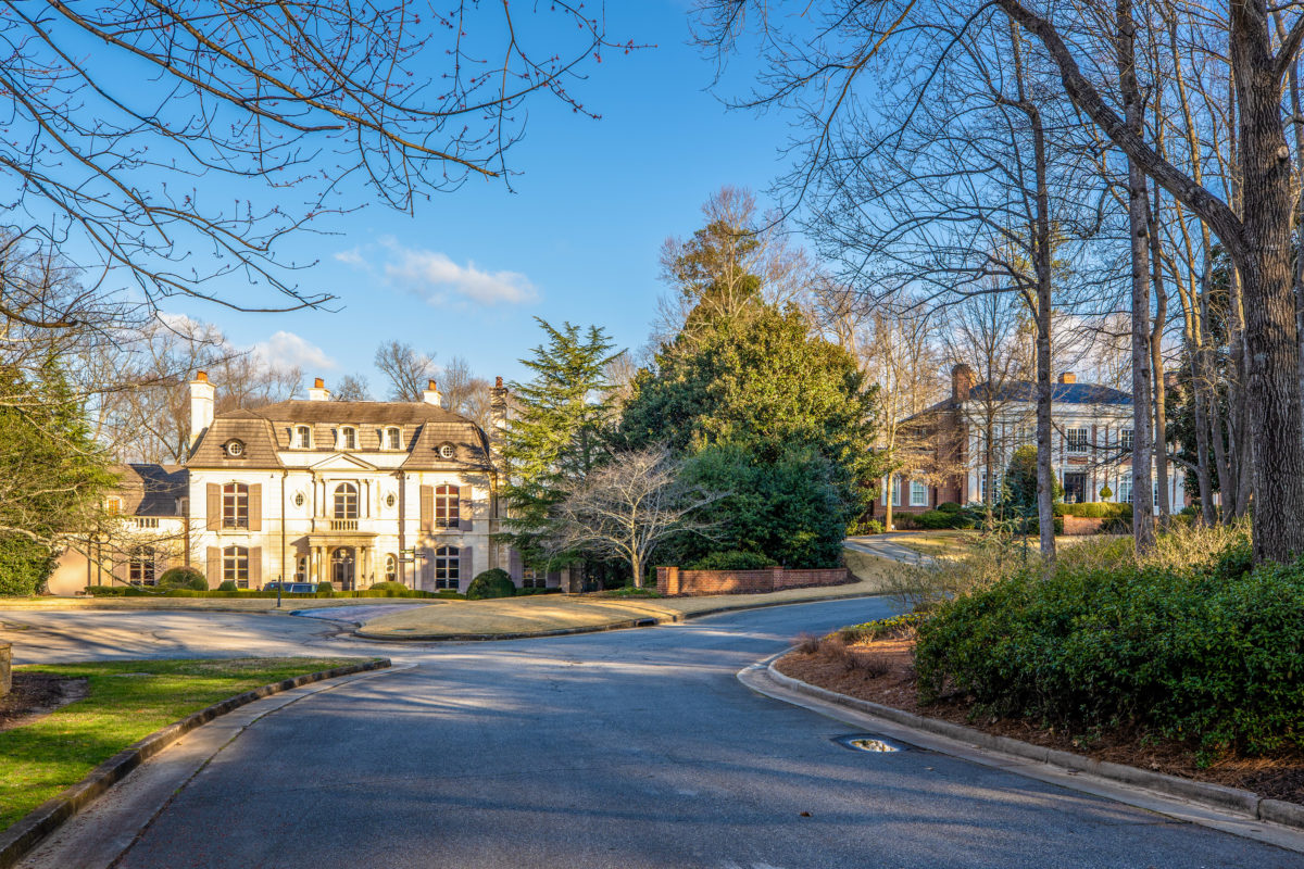 The art of living on one level | Tuxedo Park | Completion in early 2026