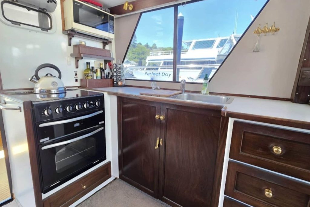 A spacious galley, 1965 ALAN SMITH ALAN SMITH // Photo credit: The Vining Group